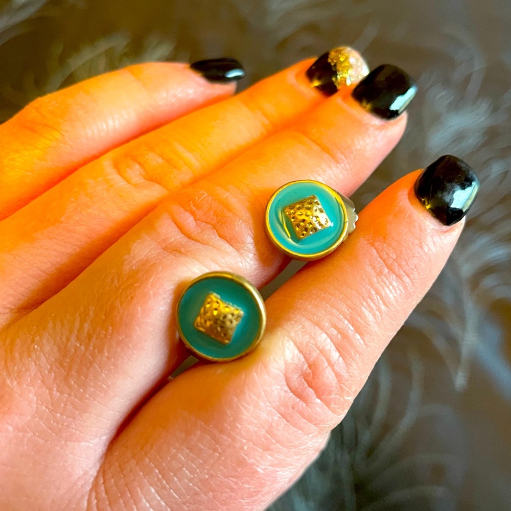 Lia Sophia Stud Earrings